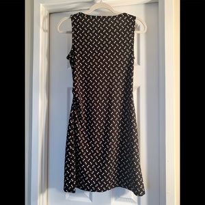 Nine West dress with v-neck back - Size XS